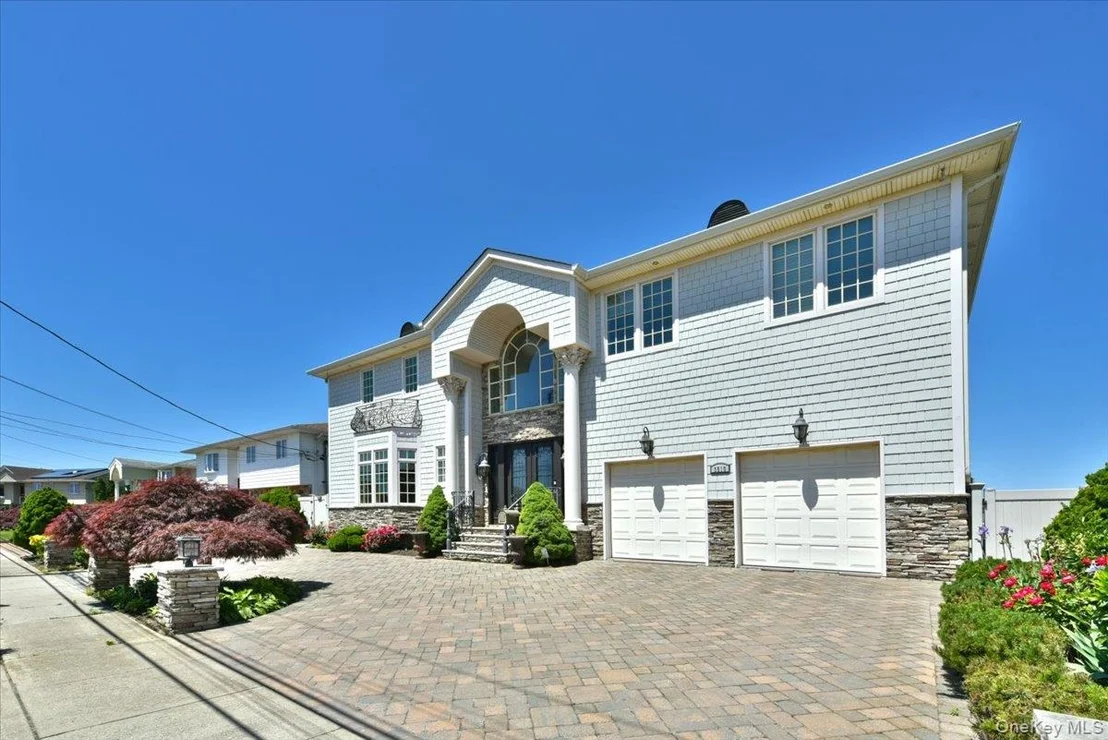 Photo of 3510 Riverside Drive