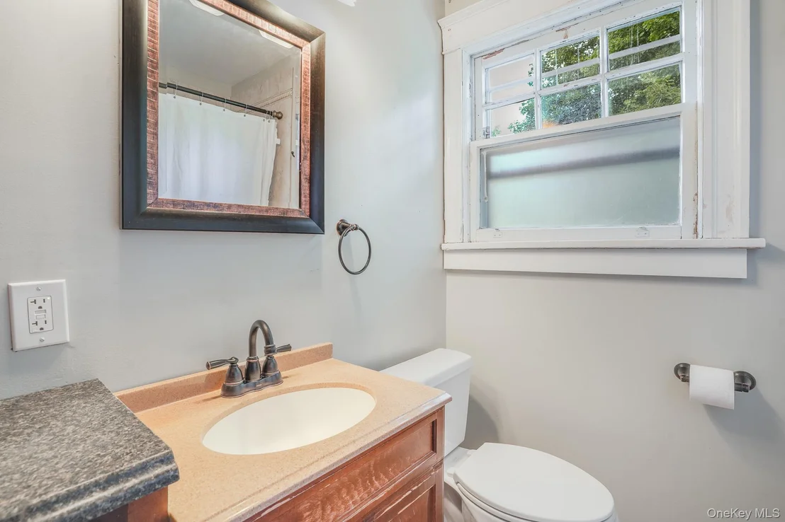Photo of 170 Hooker Avenue