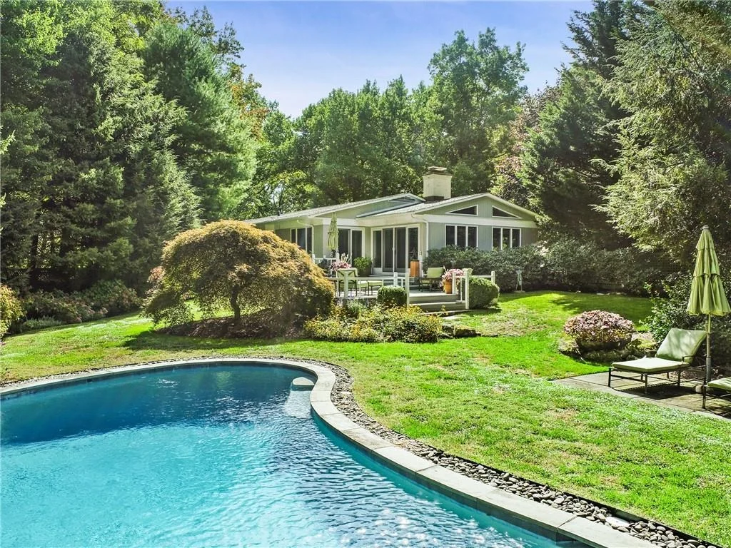 Photo of 2 Winding Brook Drive