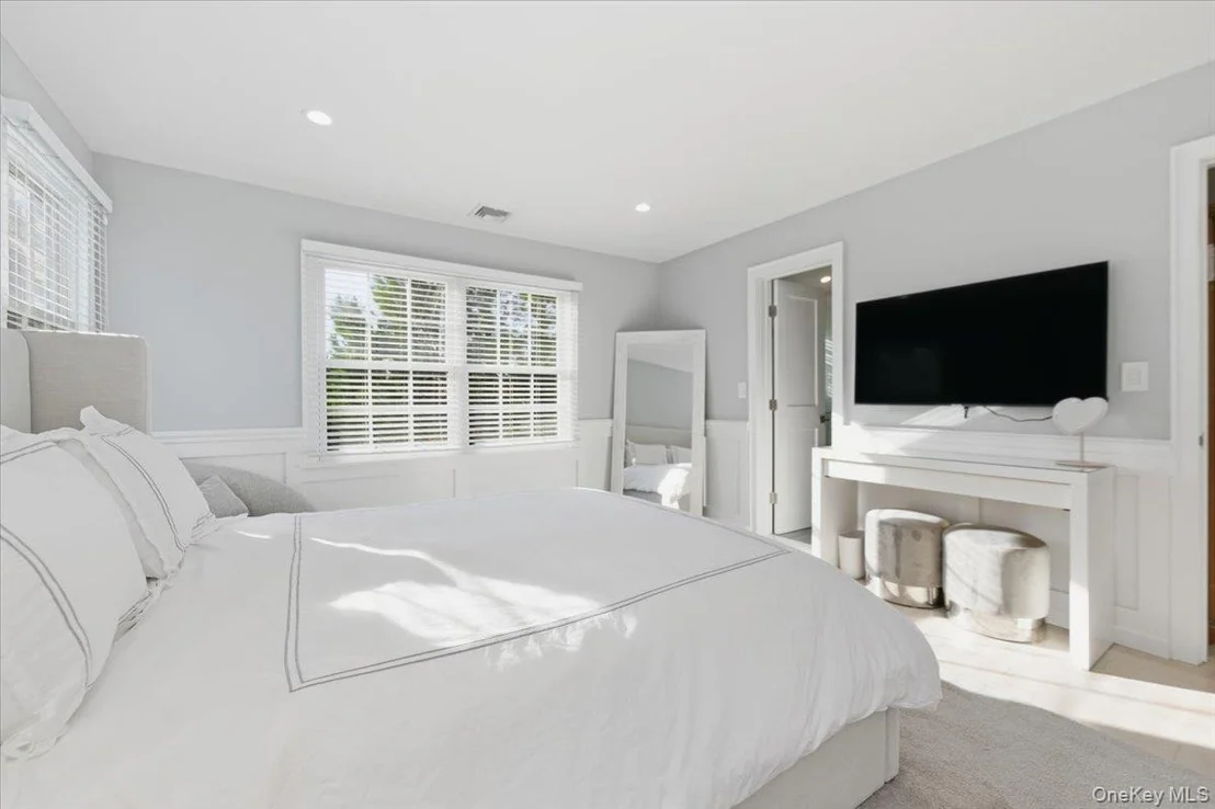Photo of 1697 Bay Boulevard