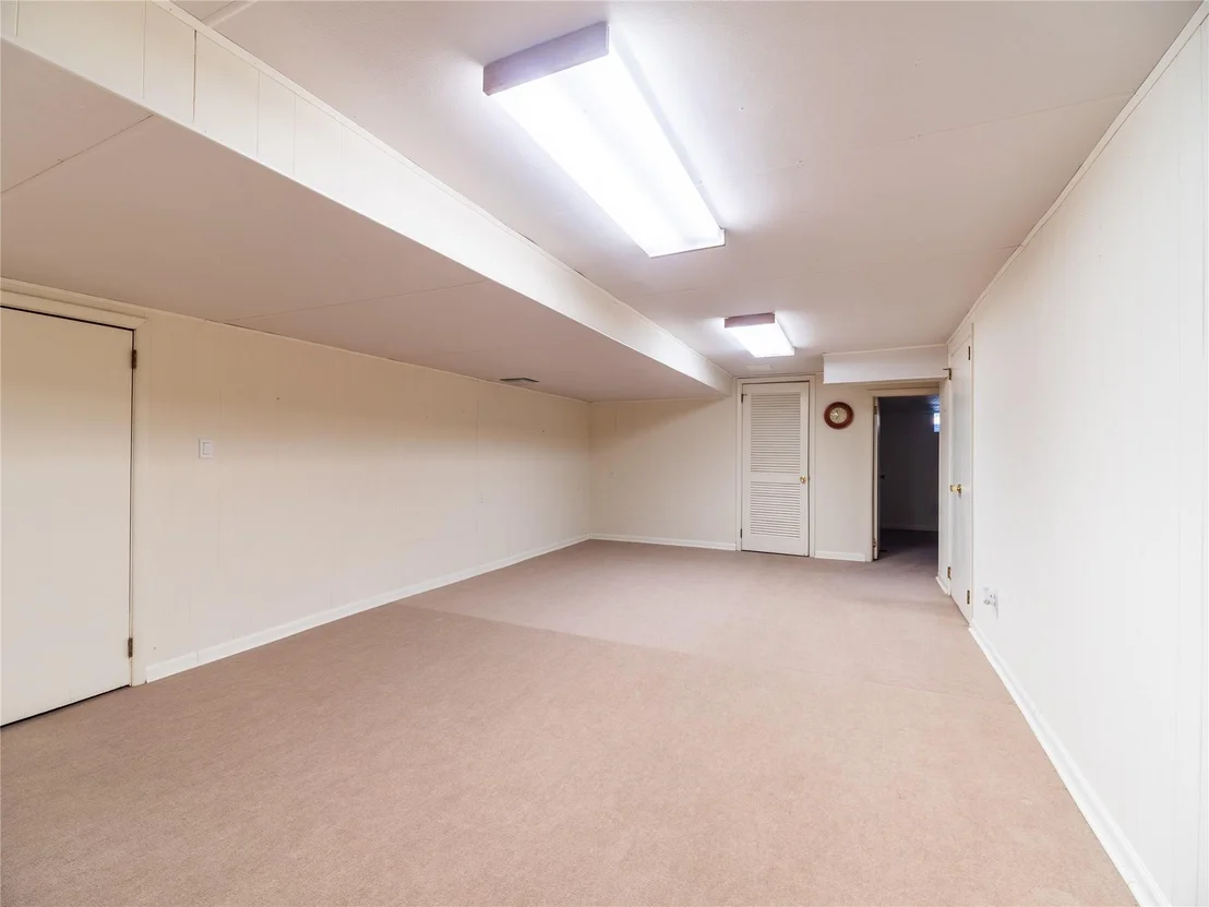 Photo of 9 Mohegan Lane