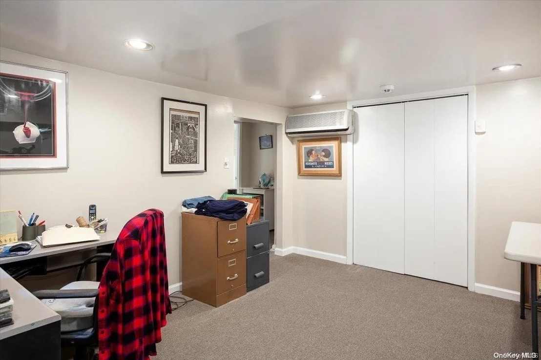 Photo of 46 Nassau Boulevard