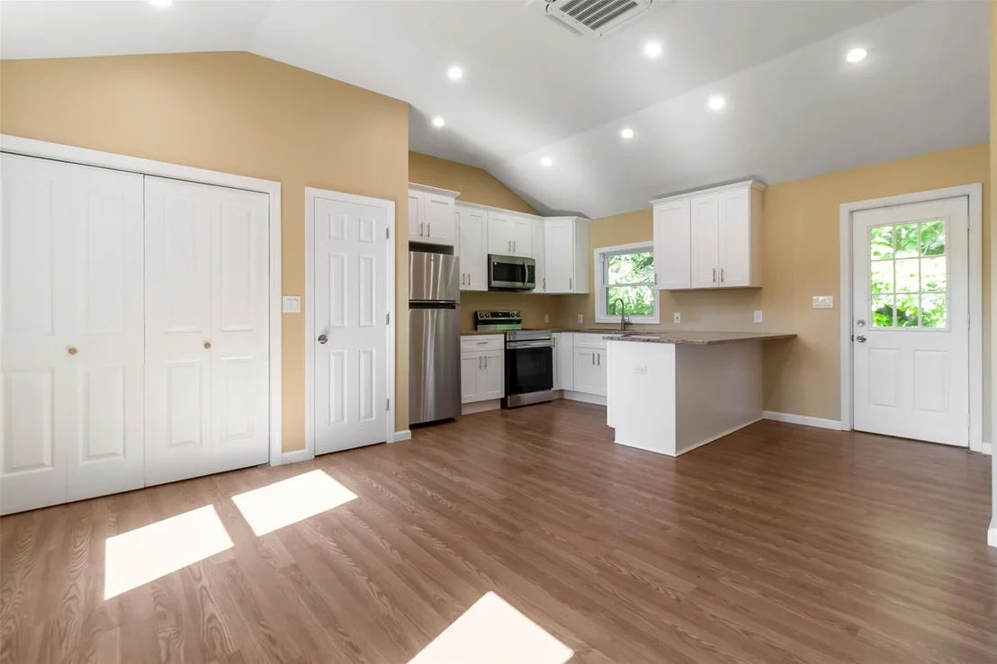 Photo of 50 Deerfield Road