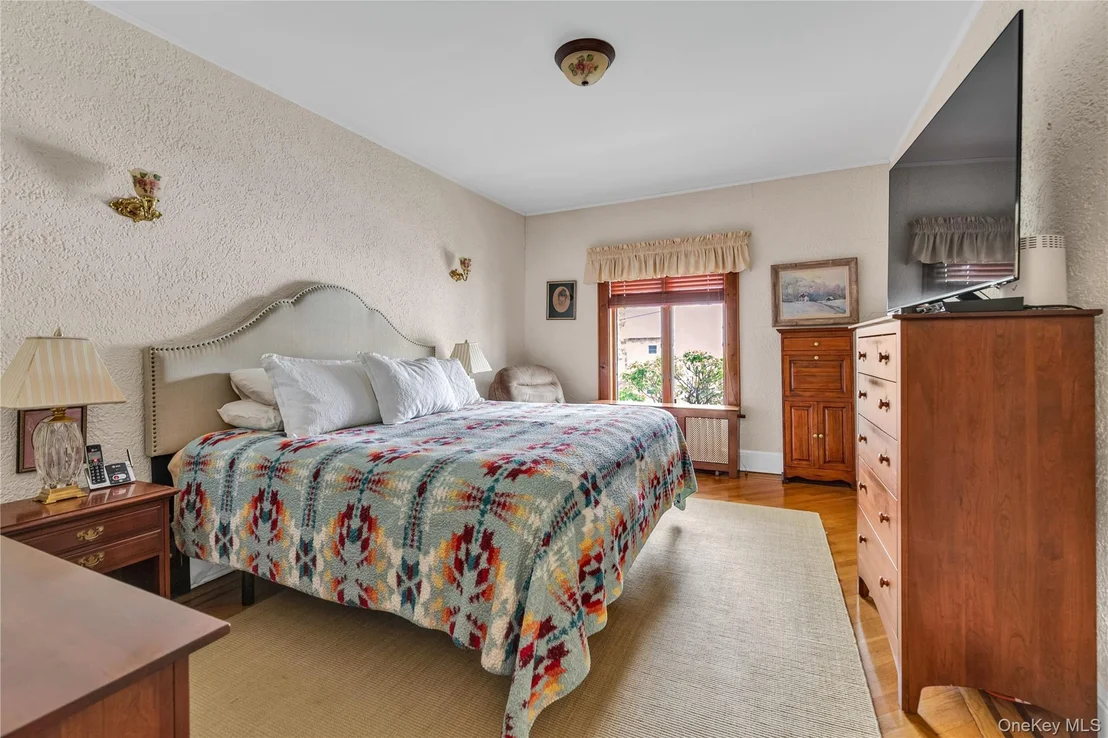 Photo of 40 Harding Avenue