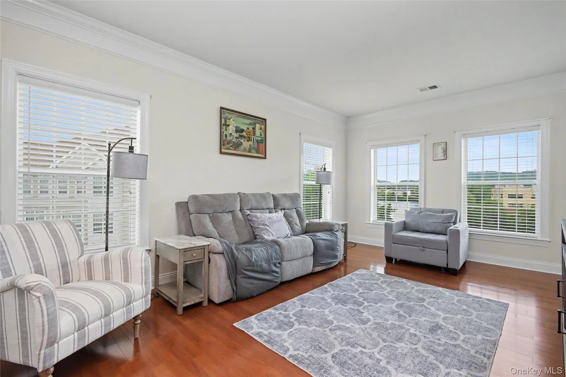 Photo of 541 Regency Drive