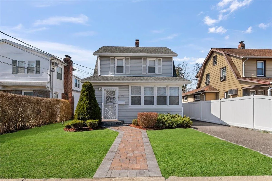 Photo of 95 Weberfield Avenue