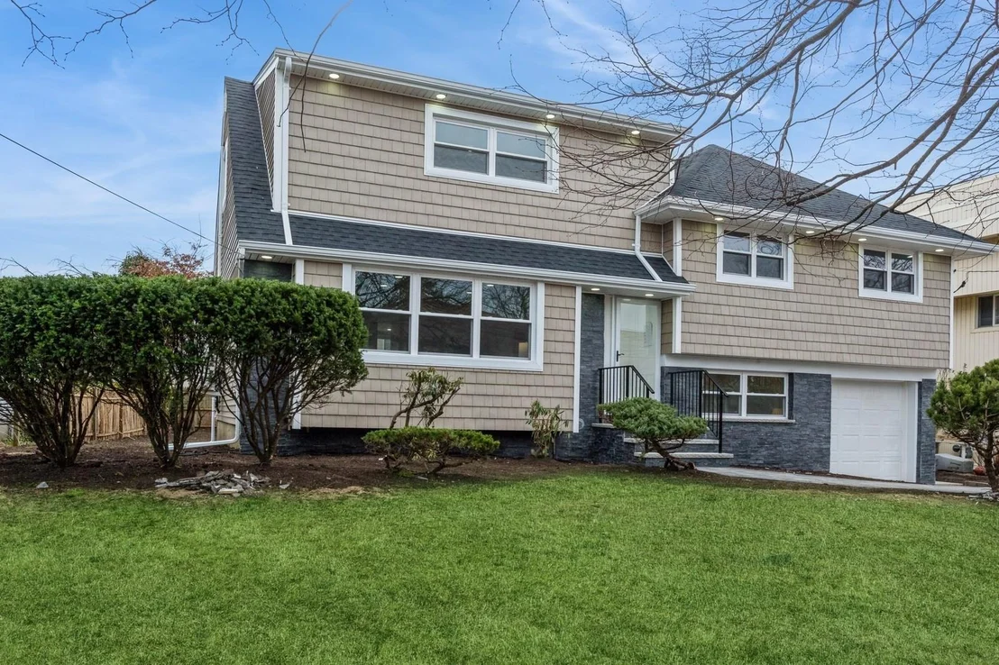 Photo of 141 Murray Drive