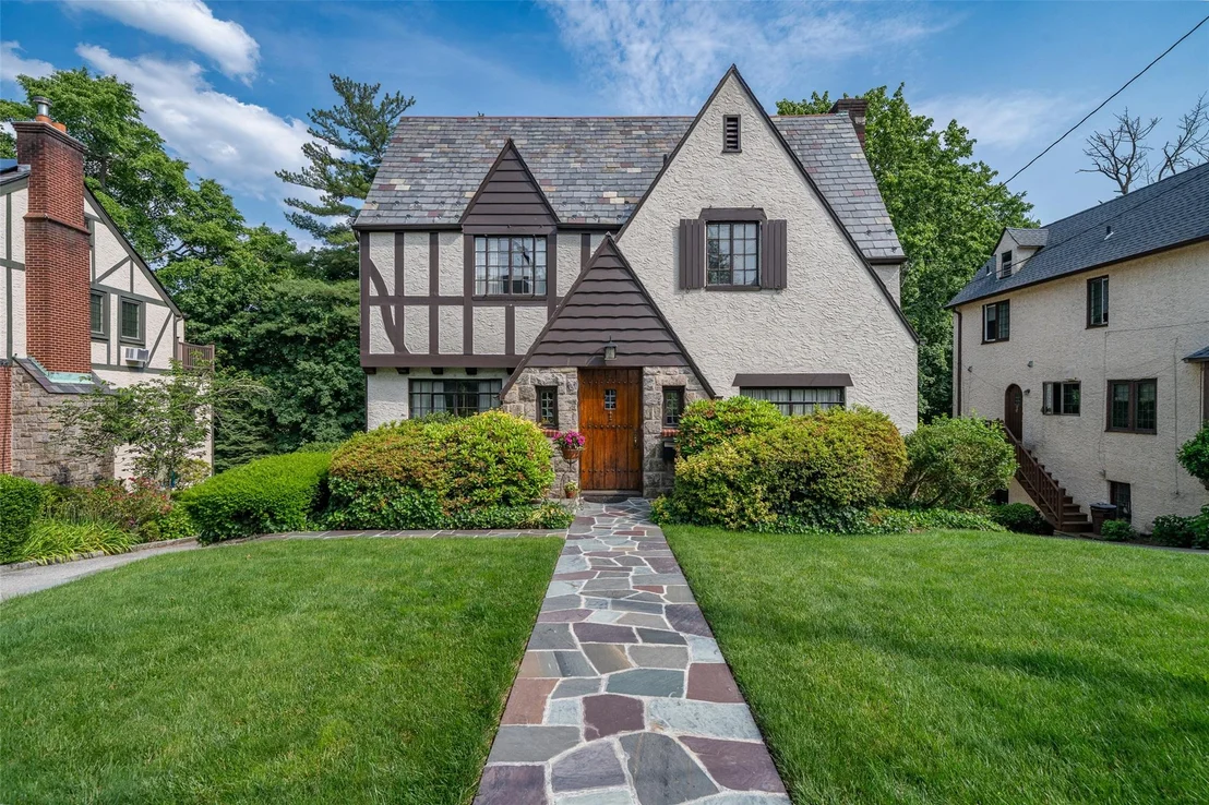Photo of 44 Parkview Drive