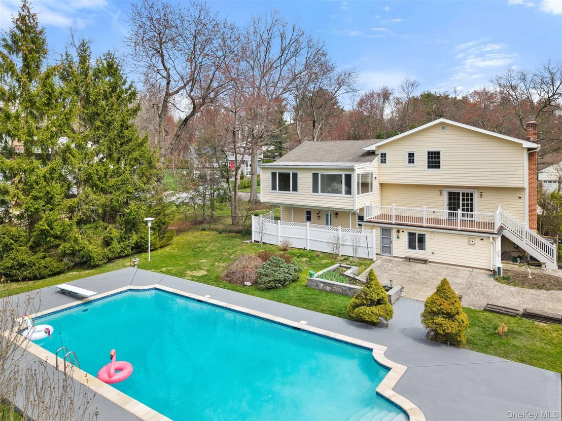 Photo of 10 Cherry Lane