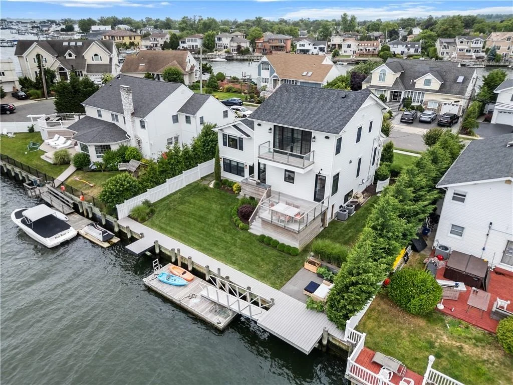 Photo of 2911 Harbor Road