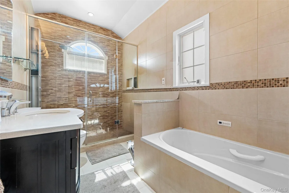 Photo of 335 Cresthaven Lane