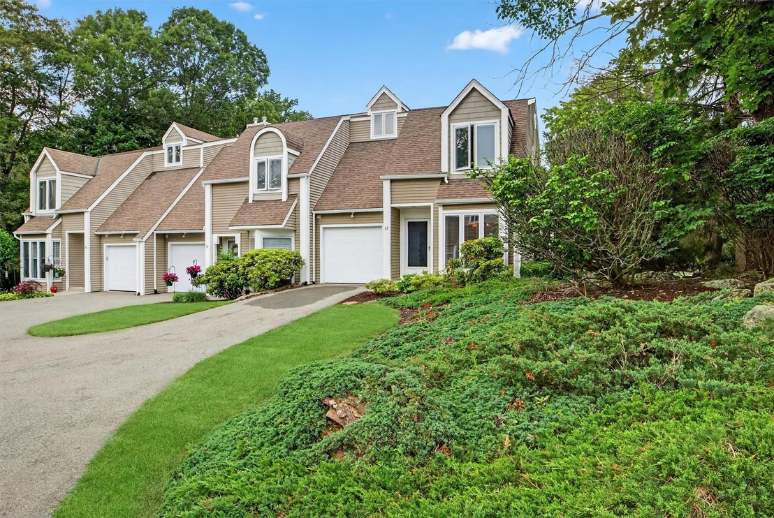 Photo of 32 Spring Pond Drive