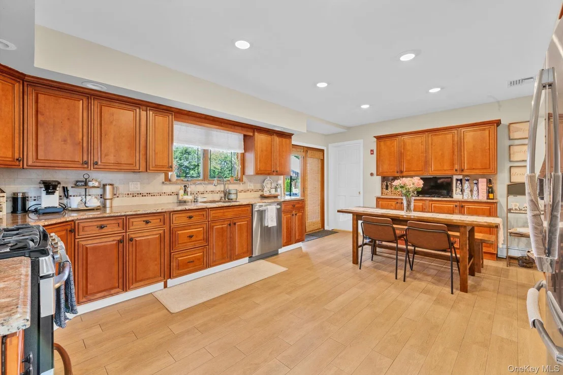 Photo of 3290 Parkway Drive