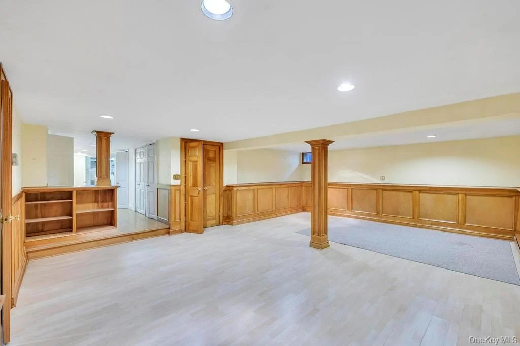 Photo of 89 Van Brunt Manor Road
