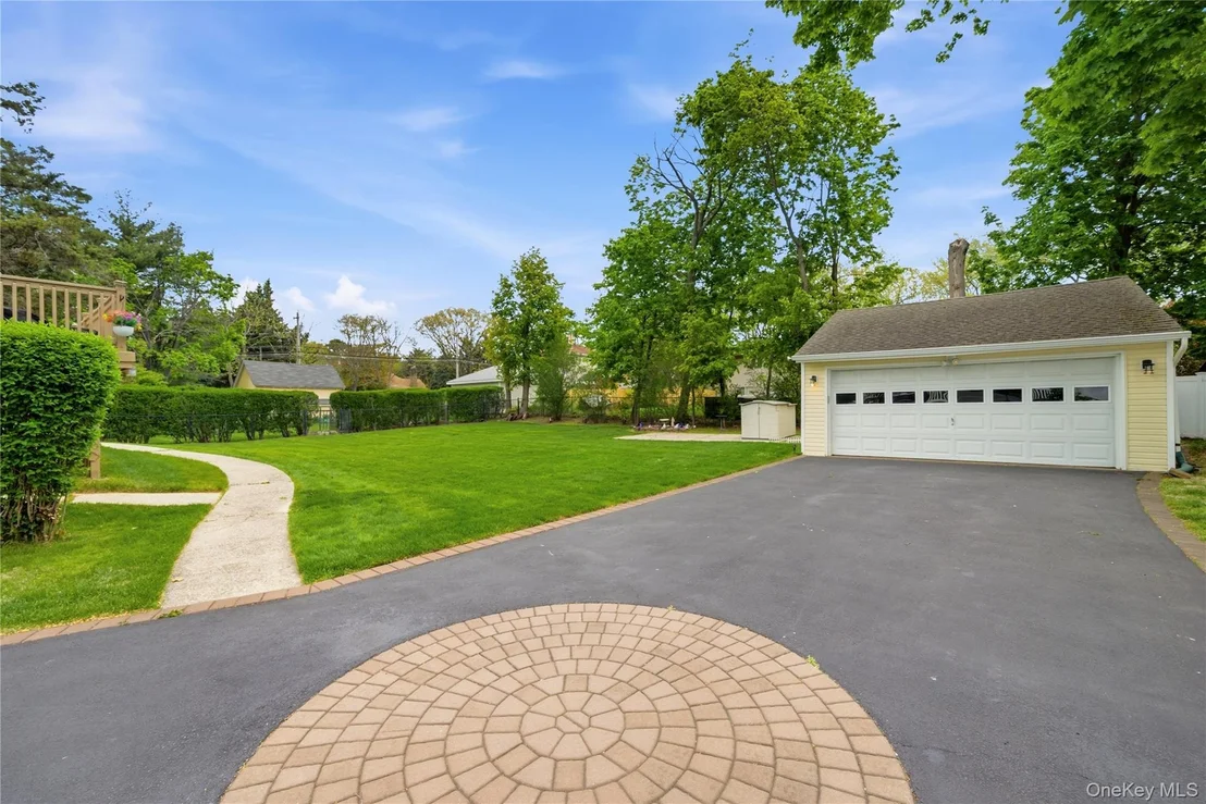 Photo of 414 Potter Boulevard