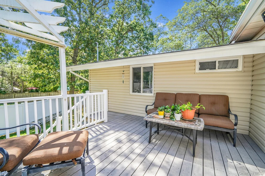 Photo of 7 Deepdale Drive