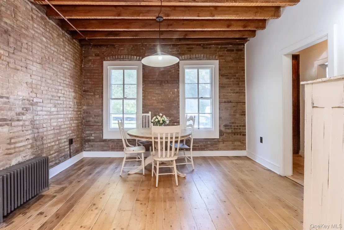 Photo of 72 Hunter Street