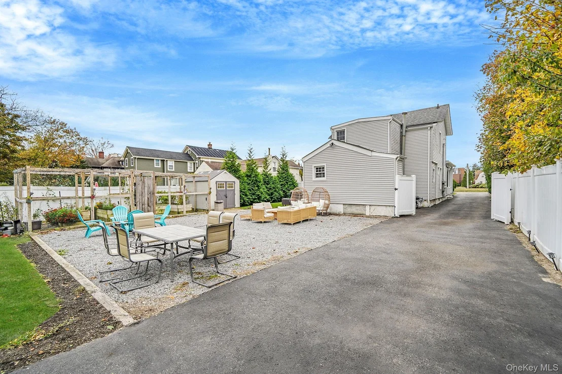 Photo of 45 Maple Avenue