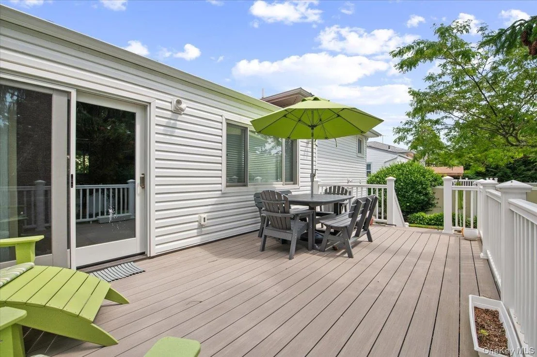 Photo of 964 Cherrywood Drive