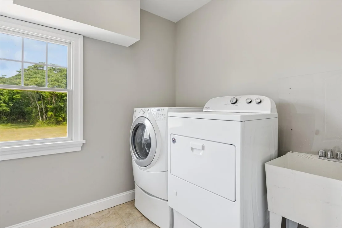Photo of 1465 Ackerly Pond Lane