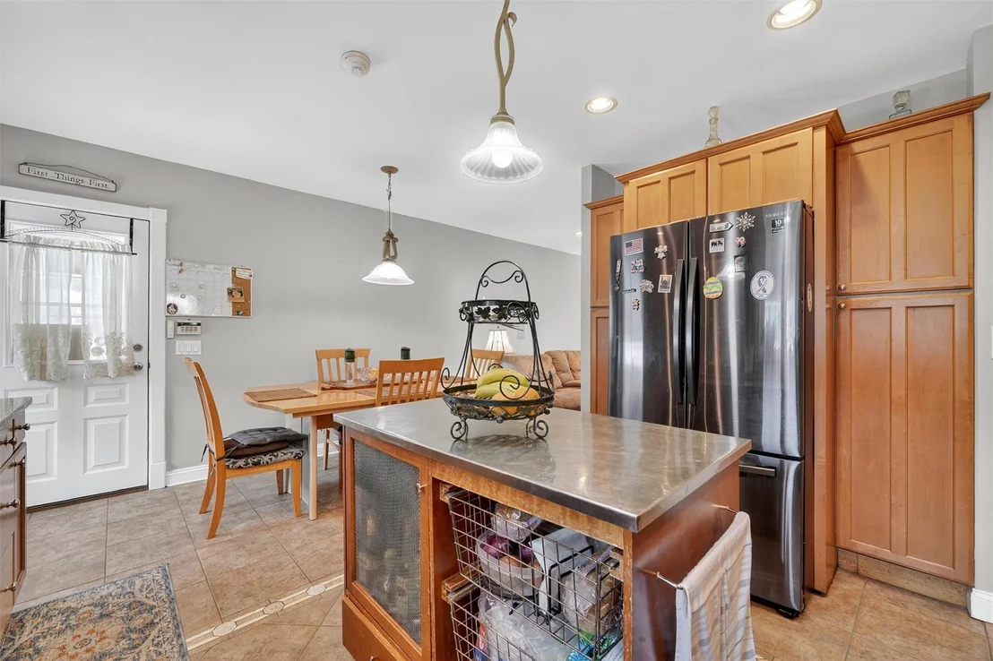 Photo of 767 Clarence Avenue