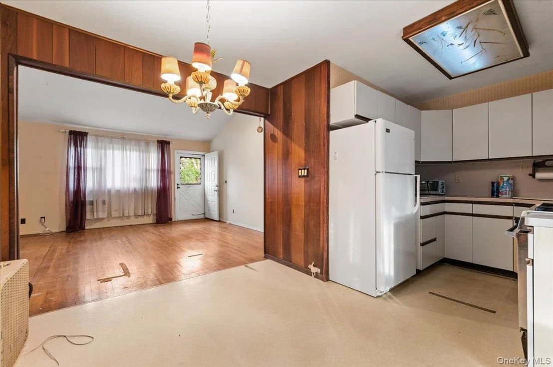 Photo of 1680 Pine Acres Boulevard