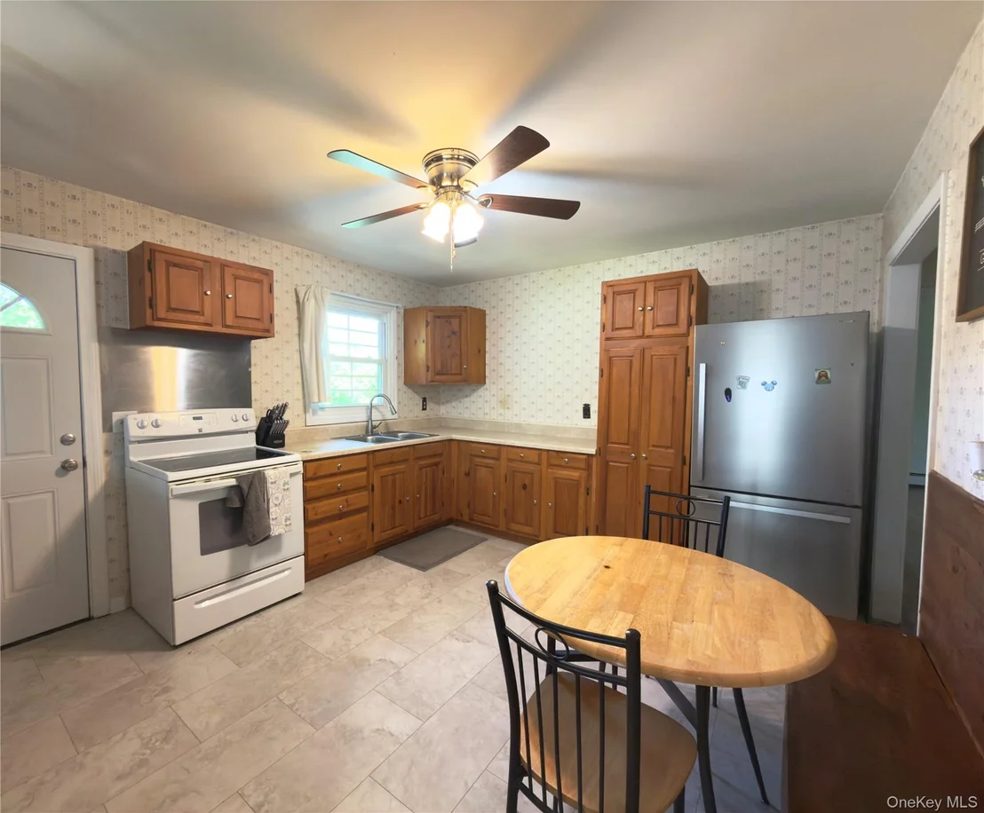 Photo of 52 Holt Road