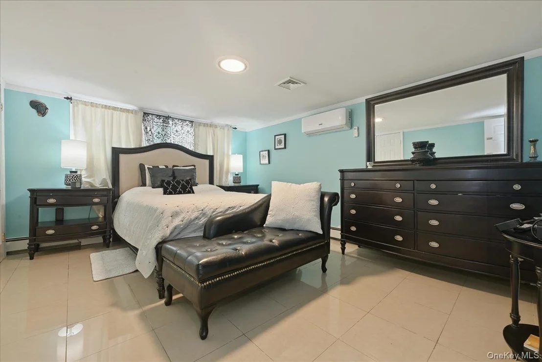 Photo of 844 Park Lane