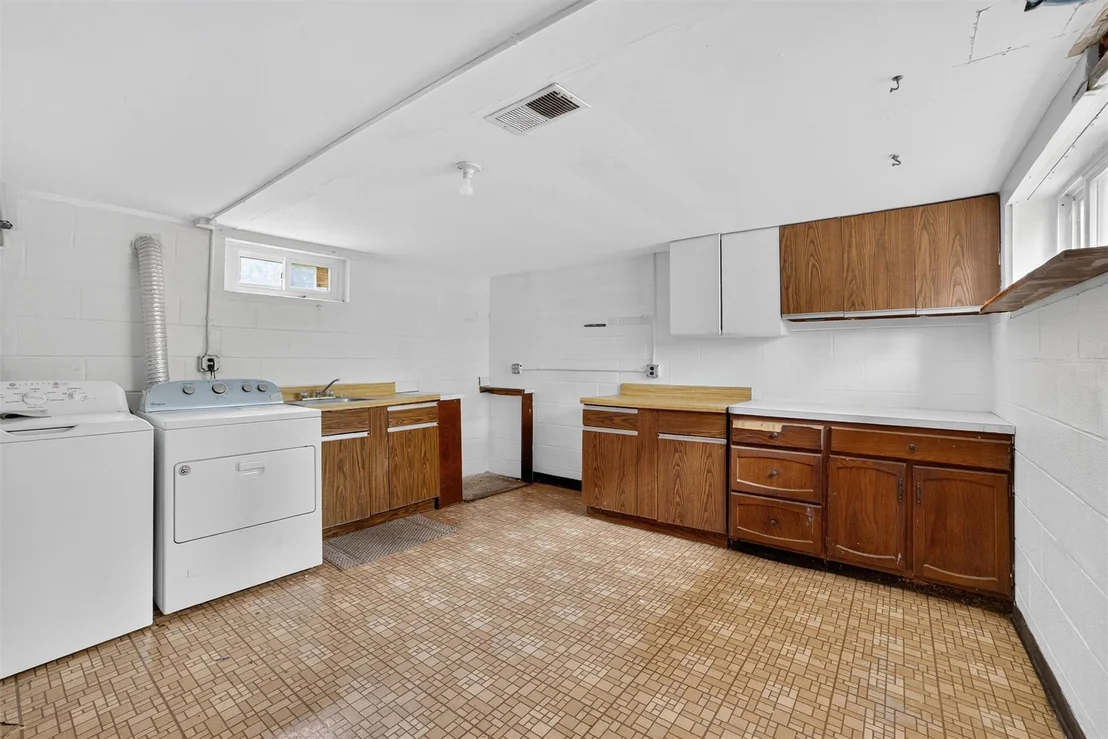 Photo of 31 Maple Avenue
