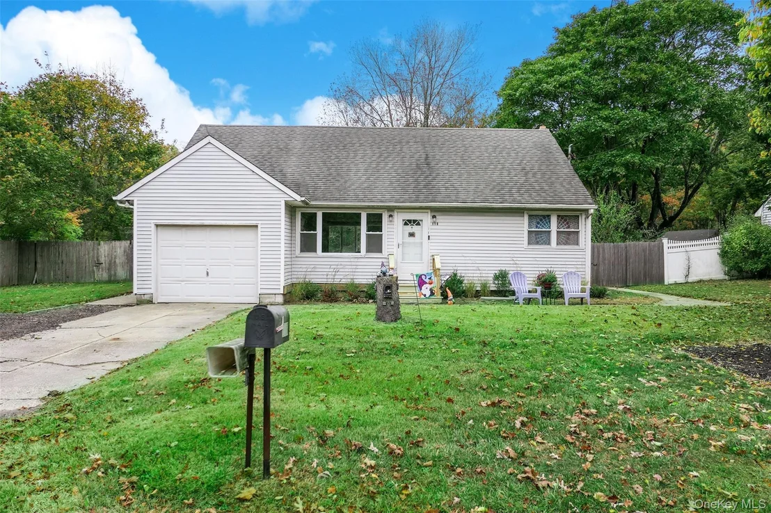 Photo of 118 Hedges Avenue