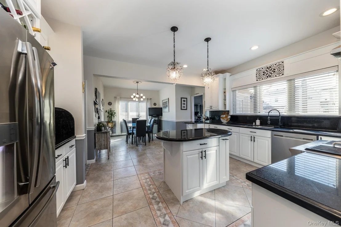 Photo of 102 Davison Avenue