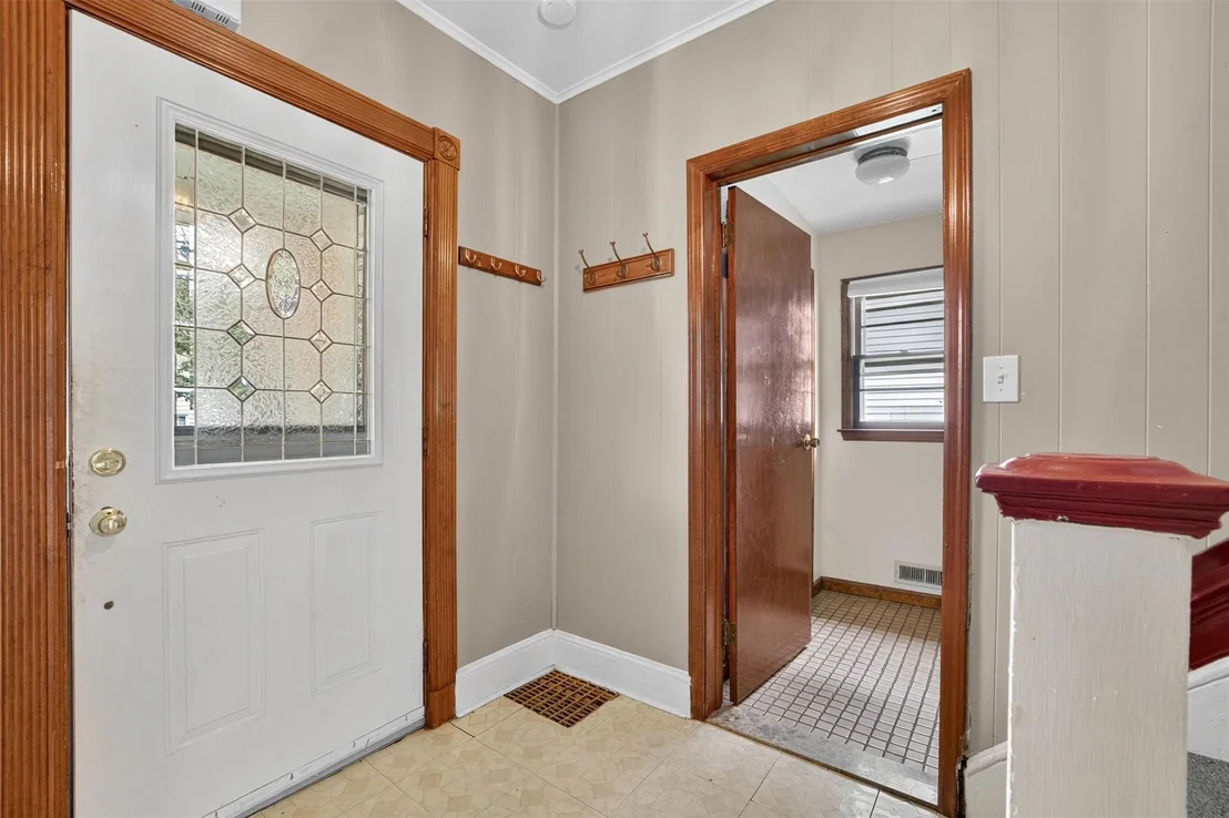 Photo of 31 Maple Avenue