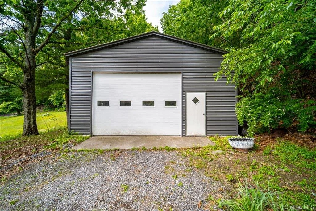 Photo of 553 Lake Road
