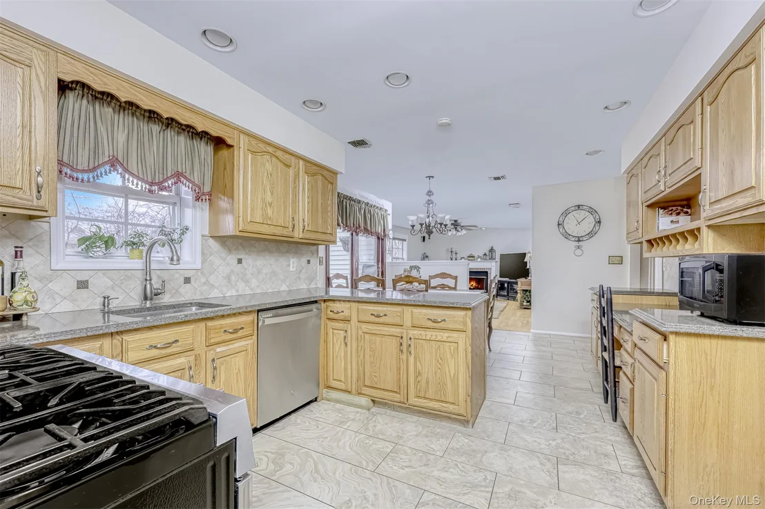 Photo of 18 Mountainview Avenue