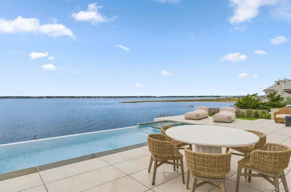 Photo of 498 Dune Road