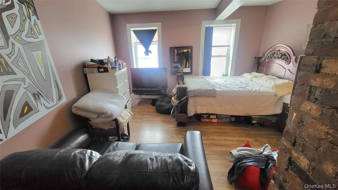 Photo of 164 Thompson Street