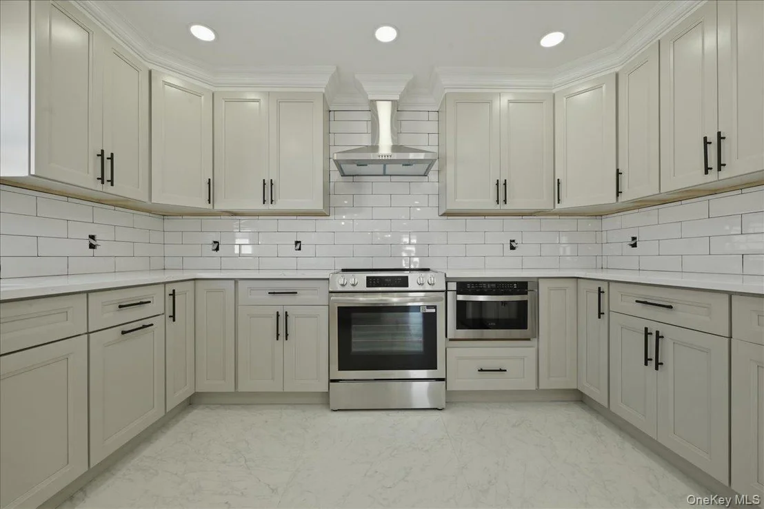 Photo of 61 Gardiners Avenue