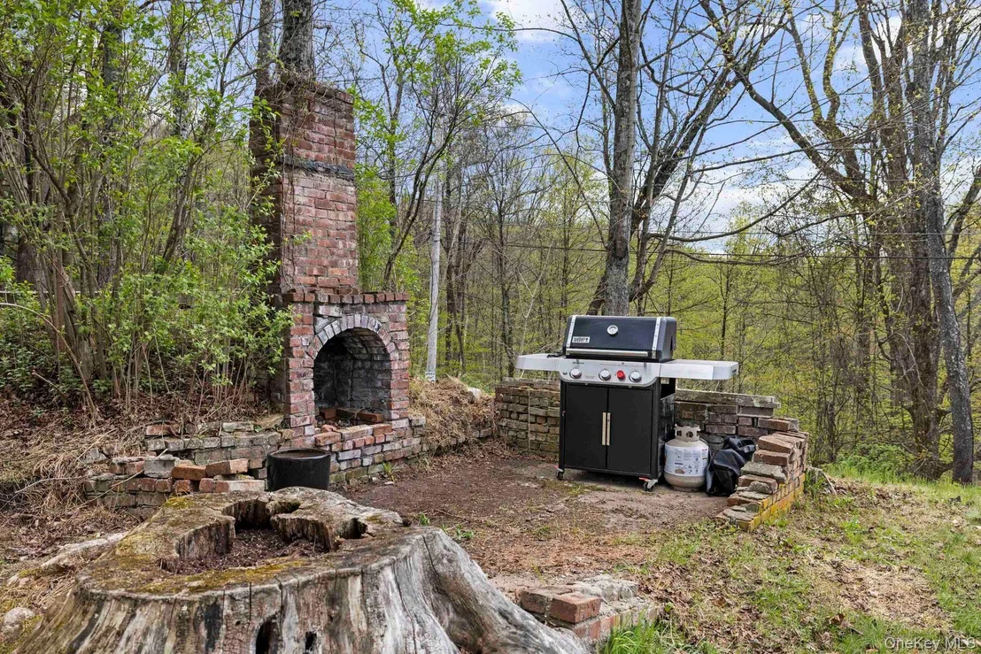 Photo of 452 Mountain Road
