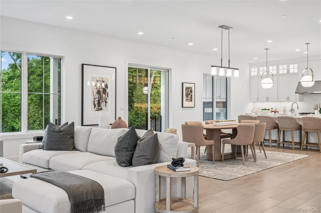 Photo of 14 Sequoia Circle