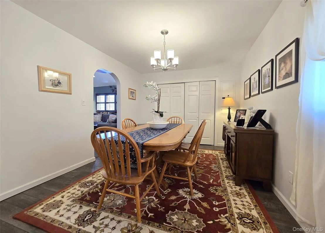Photo of 261 Phyllis Drive