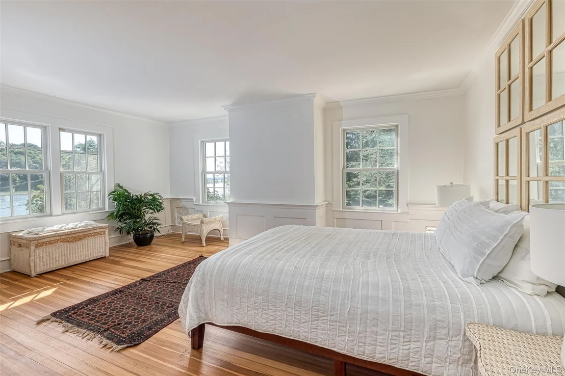 Photo of 15 Lloyd Harbor Road