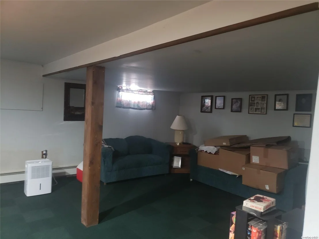 Photo of 90 River Road