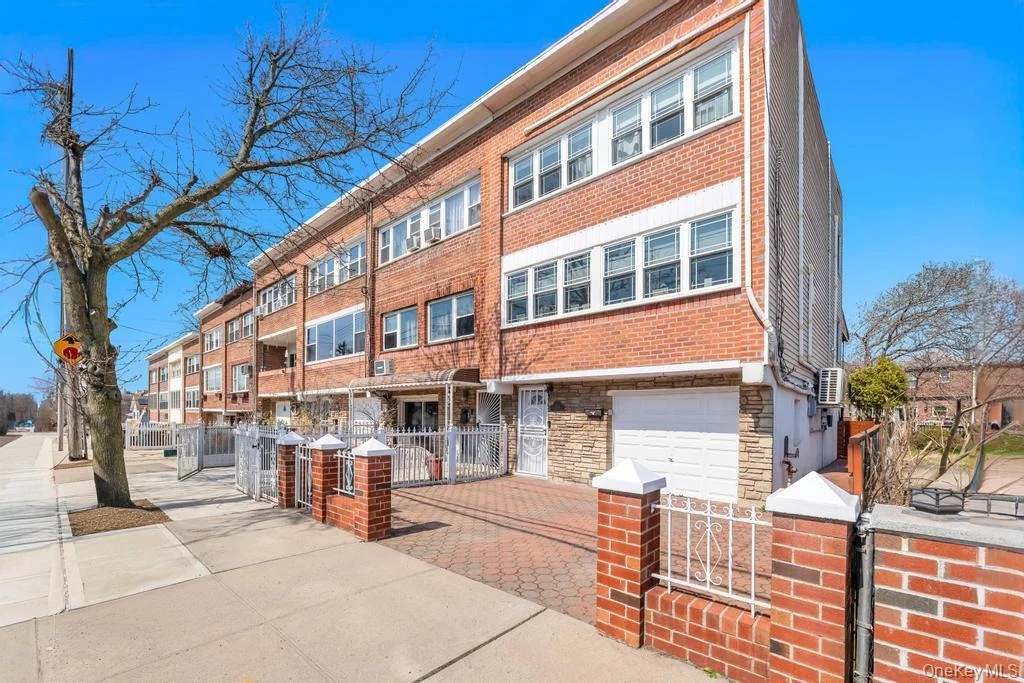 Photo of 3247 Fairmount Avenue