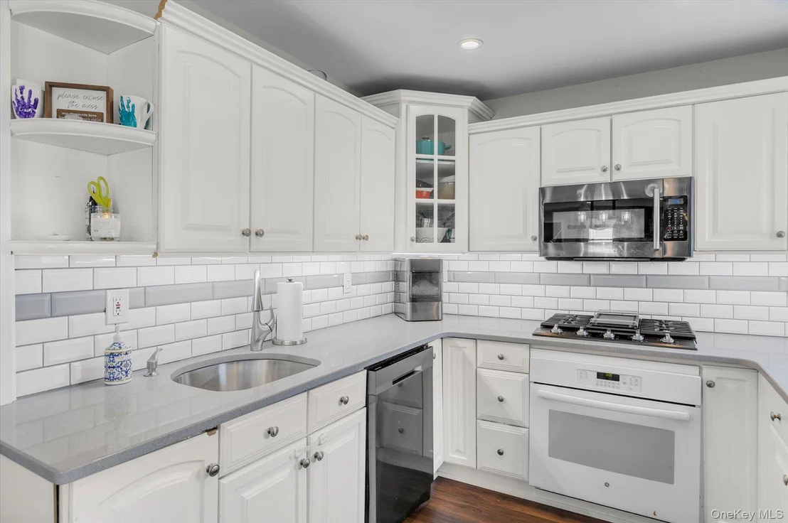 Photo of 92 Sequoia Way
