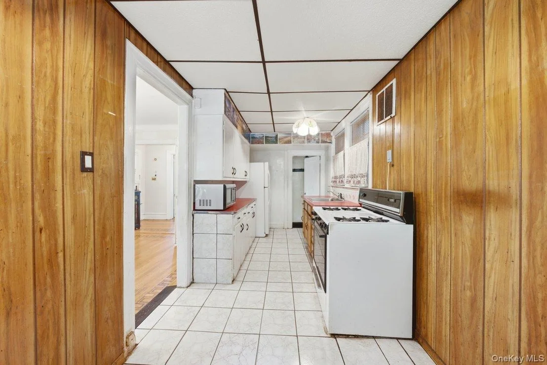 Photo of 5633 Post Road
