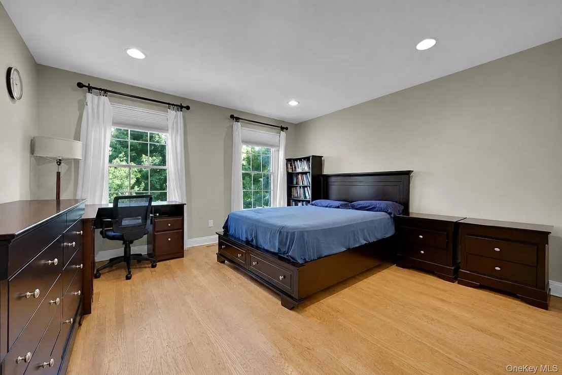 Photo of 16 Eagle Court