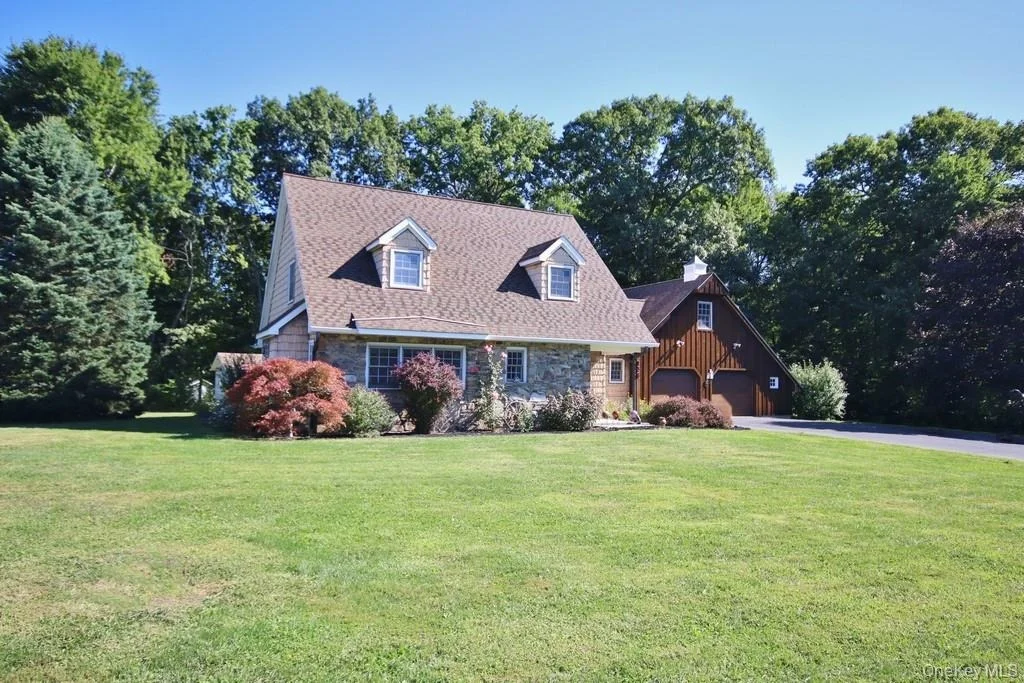 Photo of 138 Round Hill Road