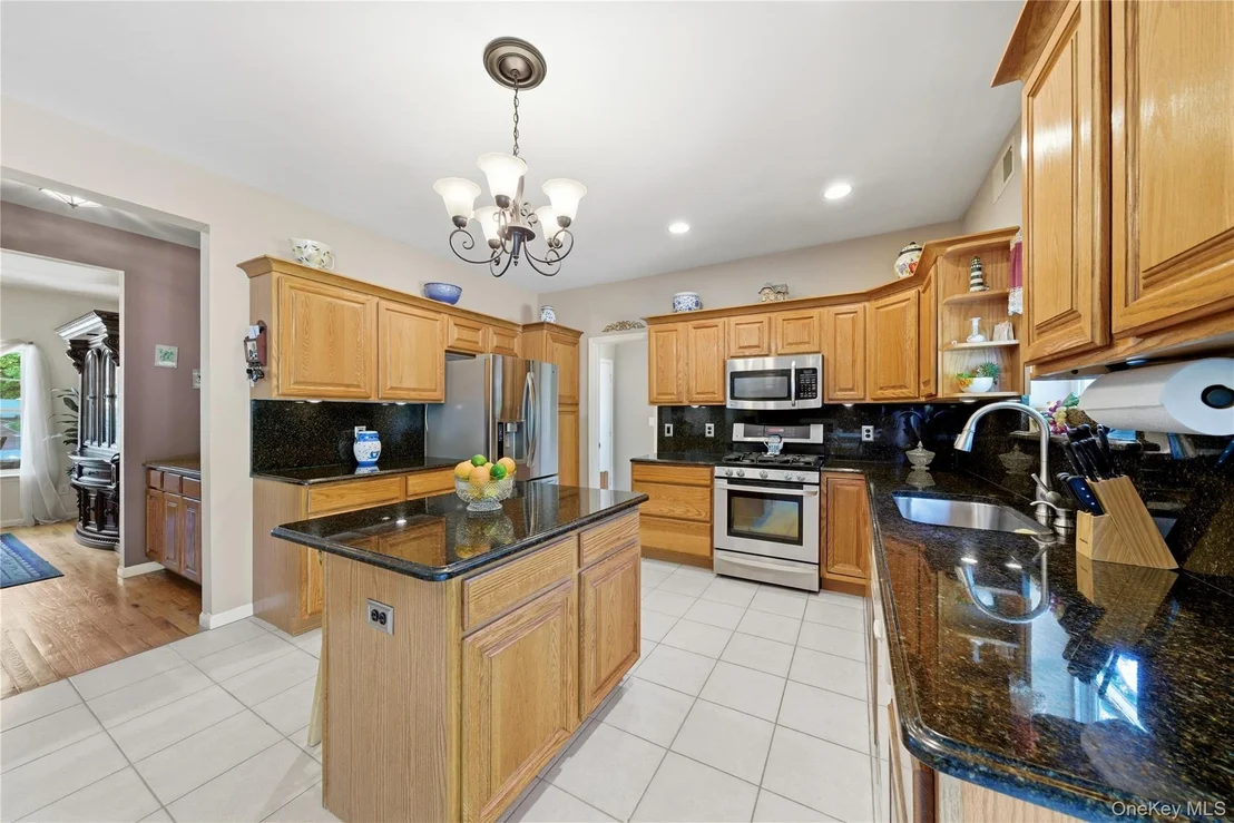 Photo of 9 Ridgefield Drive