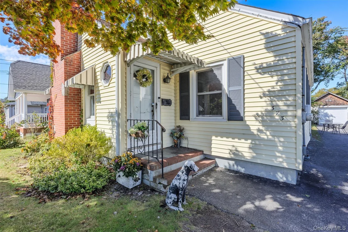 Photo of 373 Oak Street