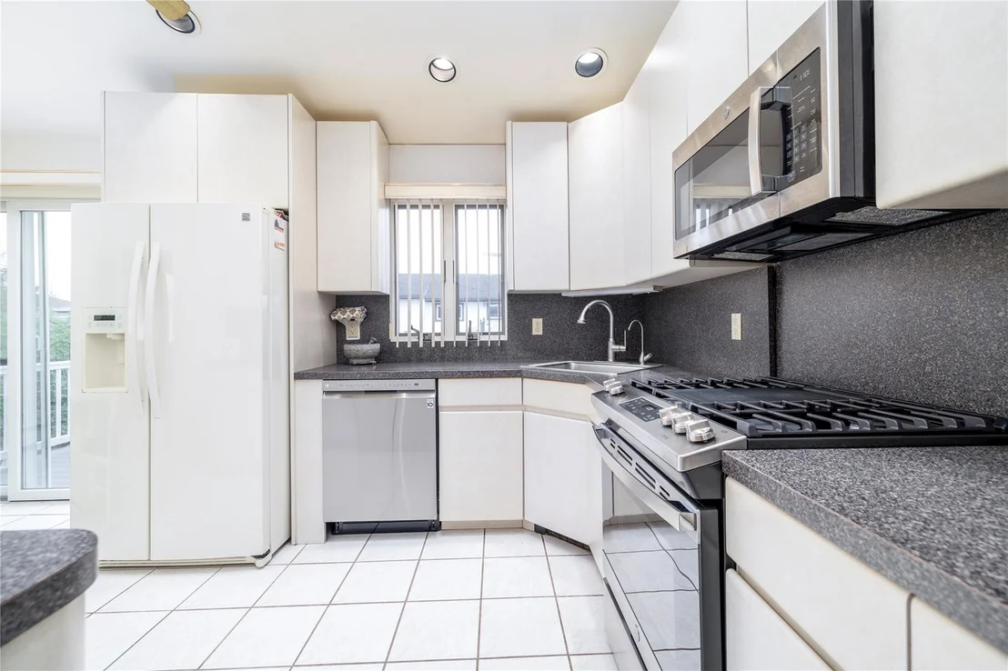 Photo of 1001 Green Place